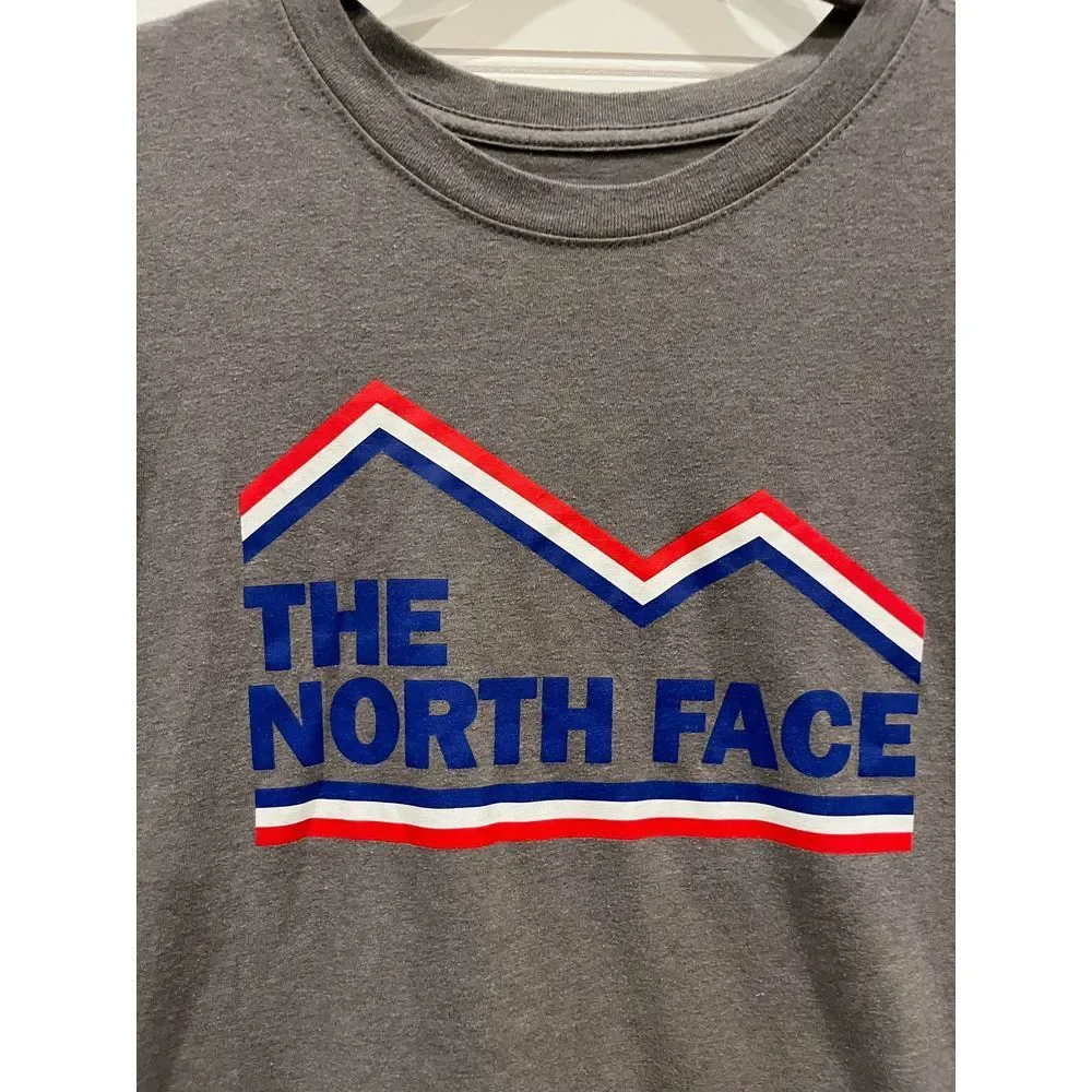 The North Face Mountain Logo Graphic T-Shirt Red White Blue Retro Design Men's L